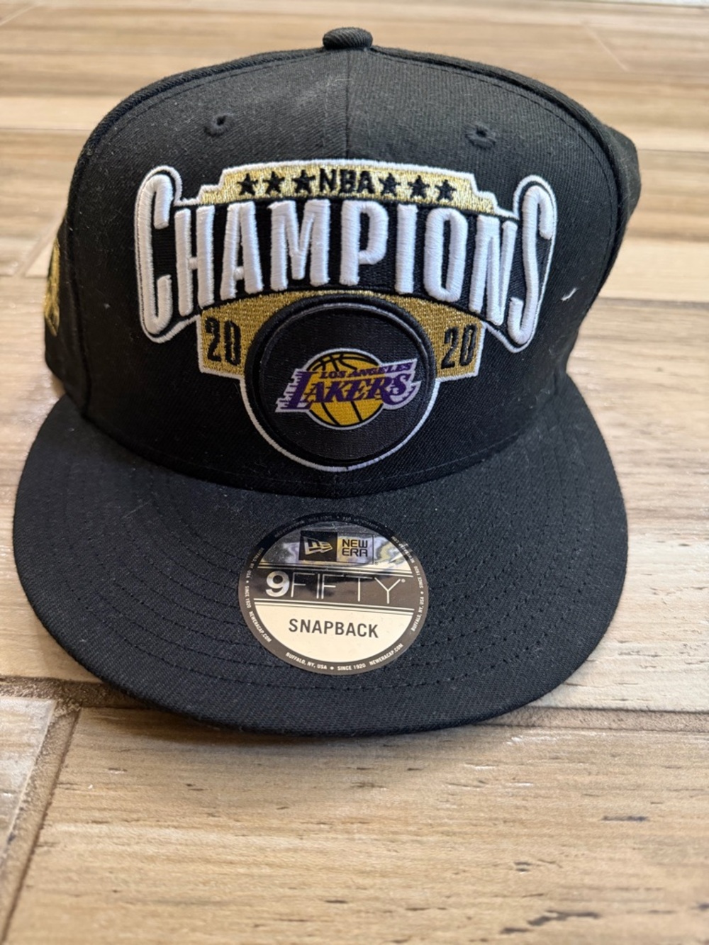 New Era Black Los Angeles Lakers Champions Snapback